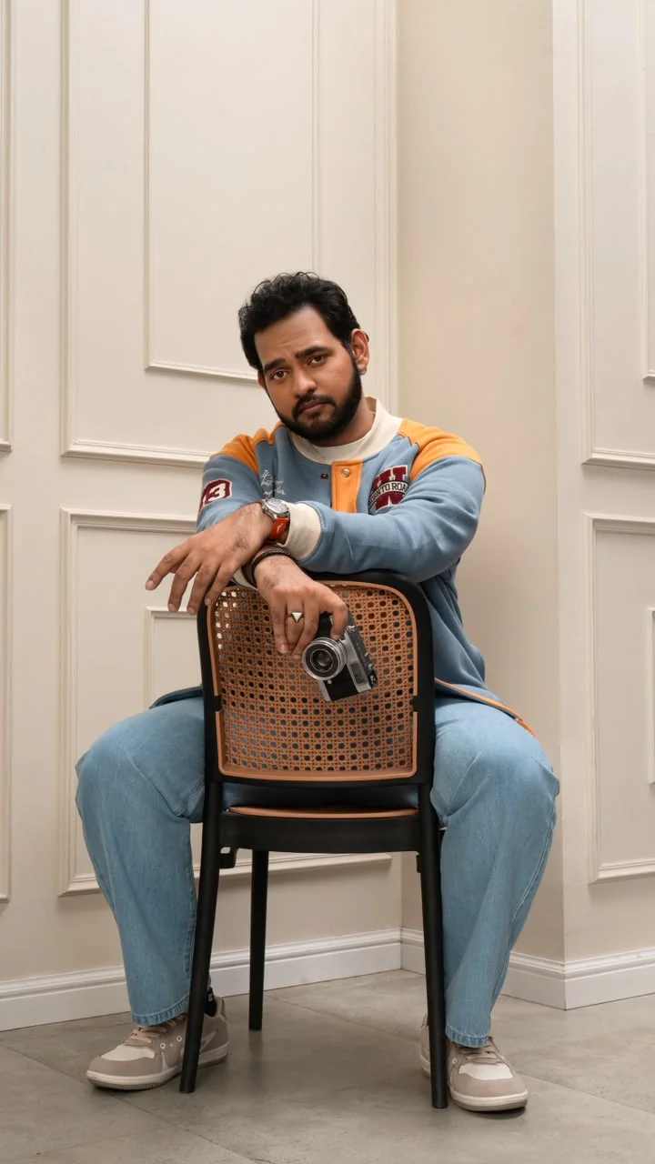 Alii Khan in a candid vertical photograph